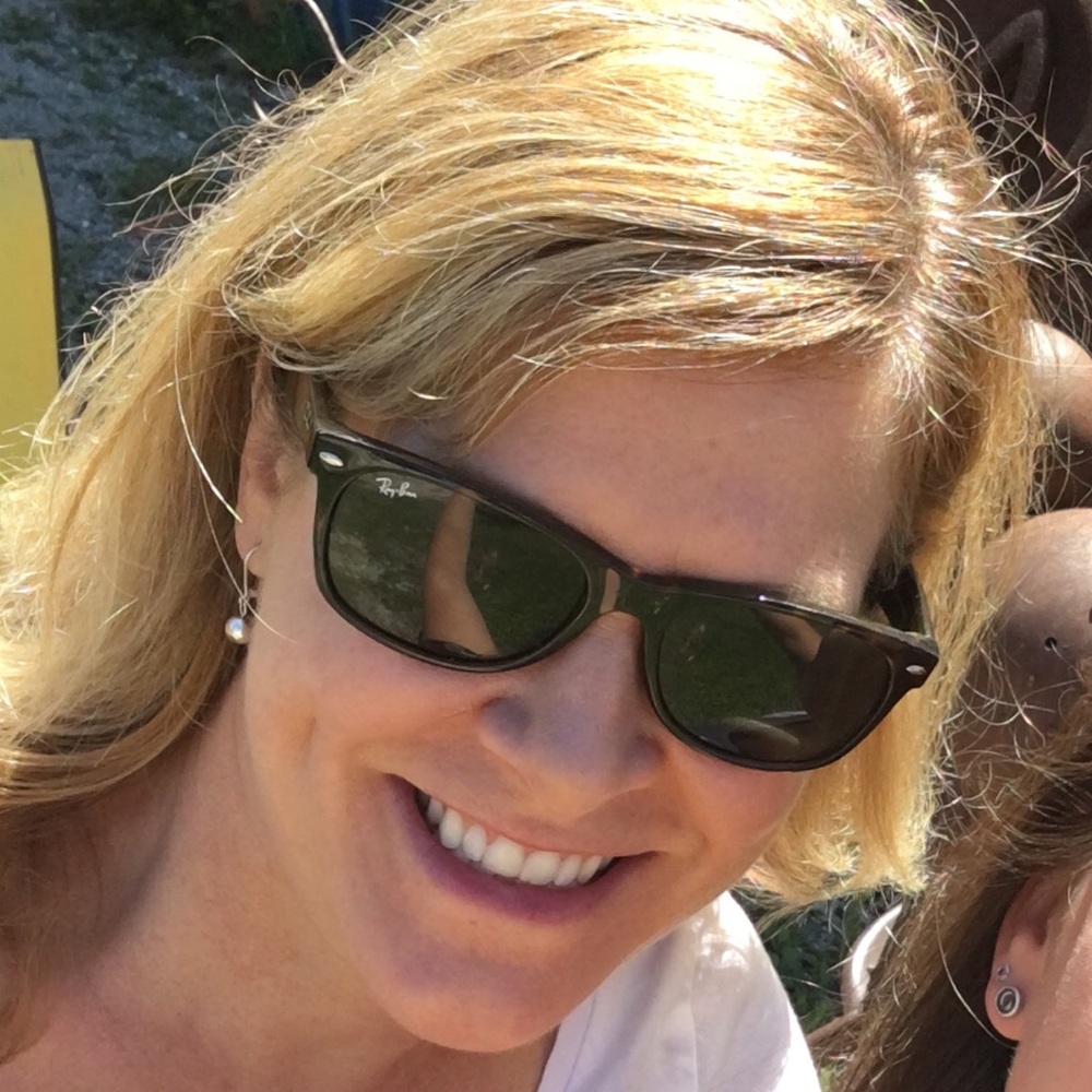 Meet your Posher, Lisa